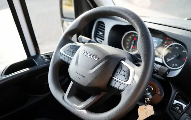 IVECO 35-140 / ZWYŻKA / PODNOŚNIK KOSZOWY KLUBB K26/ 4 PODPORY / MANUAL / 2020  R 