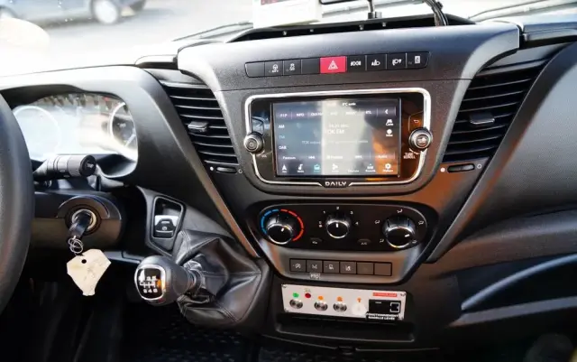 IVECO 35-140 / ZWYŻKA / PODNOŚNIK KOSZOWY KLUBB K26/ 4 PODPORY / MANUAL / 2020  R 