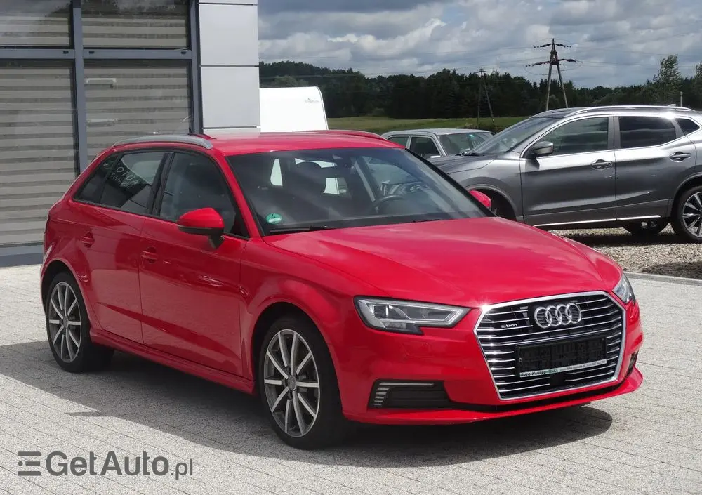 AUDI A3 Sportback 1.4 TFSI CoD ultra Attraction S tronic
