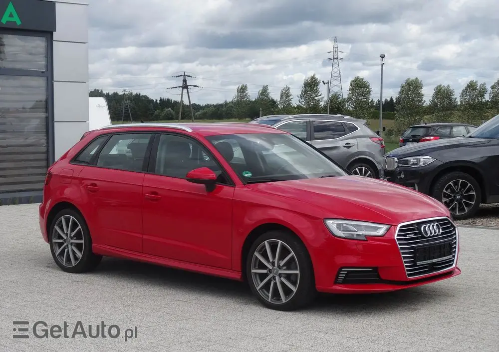 AUDI A3 Sportback 1.4 TFSI CoD ultra Attraction S tronic