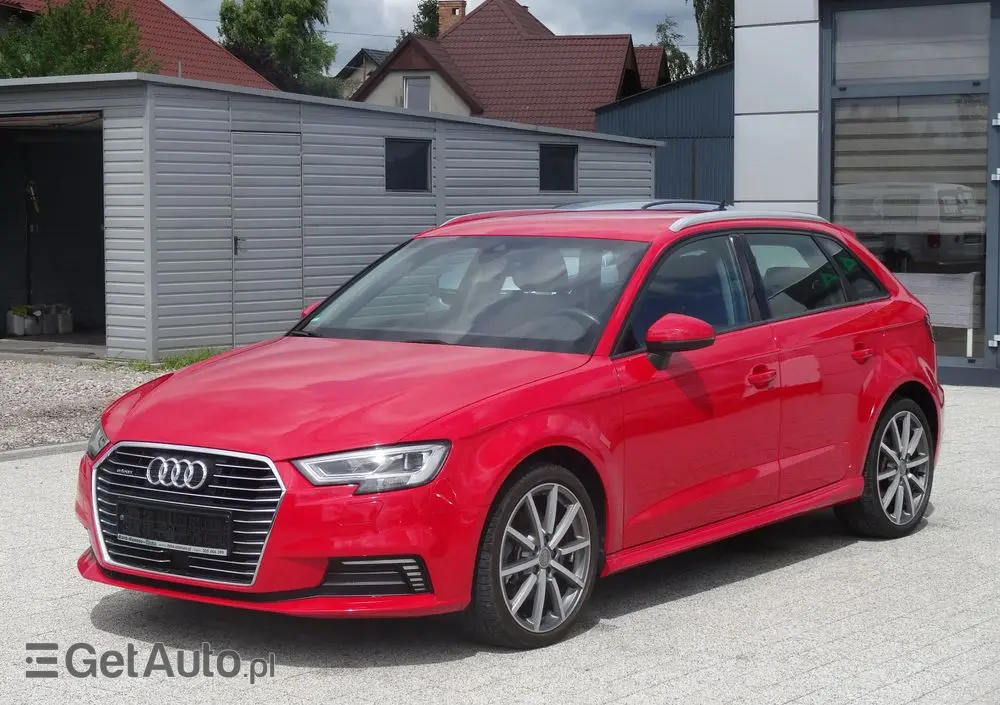 AUDI A3 Sportback 1.4 TFSI CoD ultra Attraction S tronic
