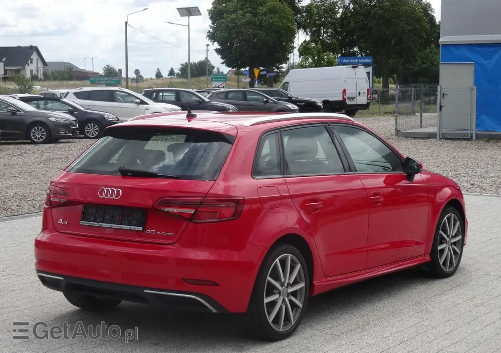 AUDI A3 Sportback 1.4 TFSI CoD ultra Attraction S tronic