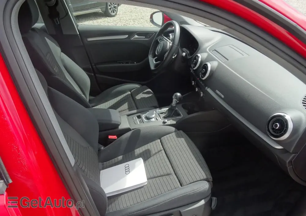 AUDI A3 Sportback 1.4 TFSI CoD ultra Attraction S tronic