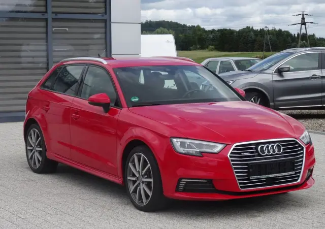 AUDI A3 Sportback 1.4 TFSI CoD ultra Attraction S tronic