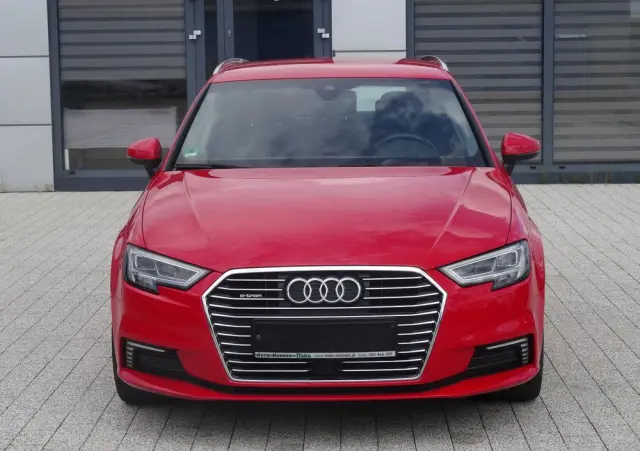 AUDI A3 Sportback 1.4 TFSI CoD ultra Attraction S tronic