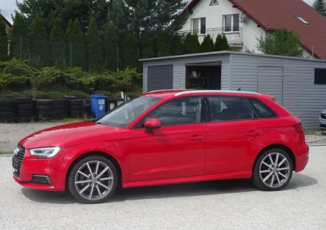 AUDI A3 Sportback 1.4 TFSI CoD ultra Attraction S tronic
