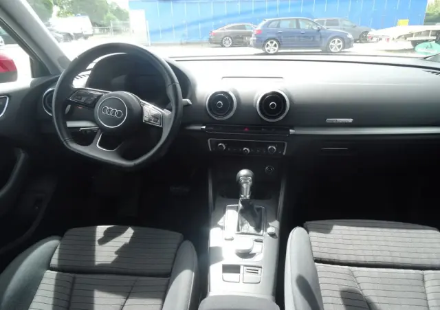 AUDI A3 Sportback 1.4 TFSI CoD ultra Attraction S tronic