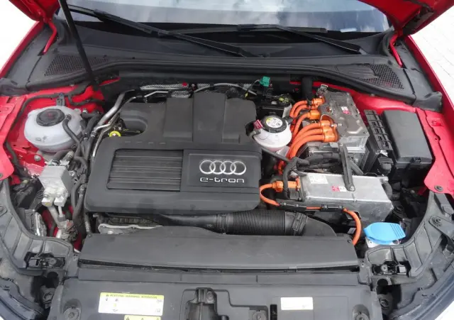 AUDI A3 Sportback 1.4 TFSI CoD ultra Attraction S tronic