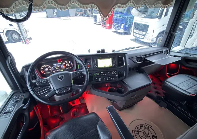 SCANIA S730 V8 idealny stan 2021 pełna opcja z Niemiec ASO scania na kontrakcie hydraulika 