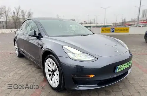 TESLA Model 3 