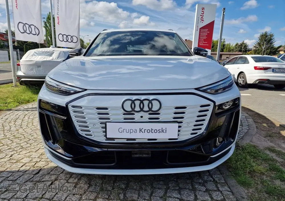 AUDI Q6 e-tron 