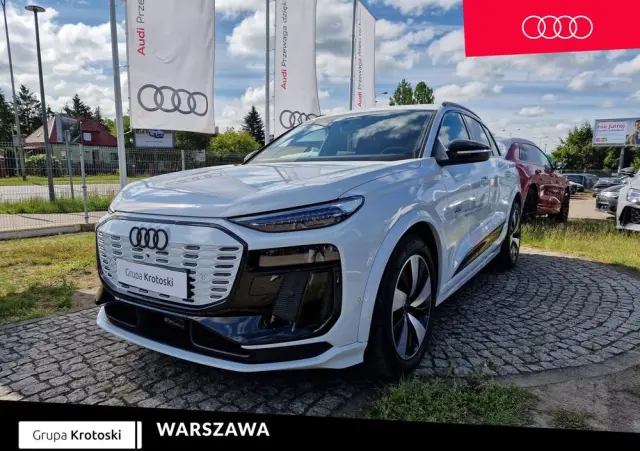 AUDI Q6 e-tron 