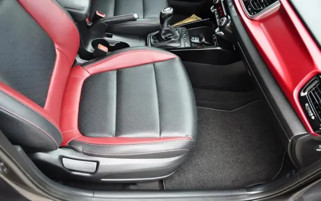 KIA Rio 1.0 T-GDI 120 Platinum Edition