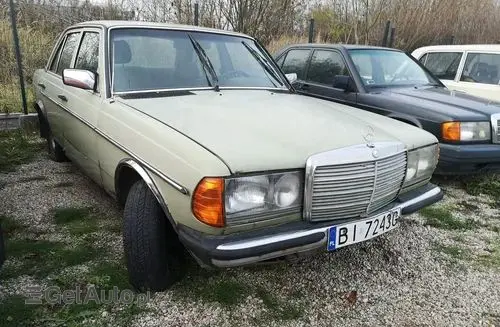 MERCEDES-BENZ W123 