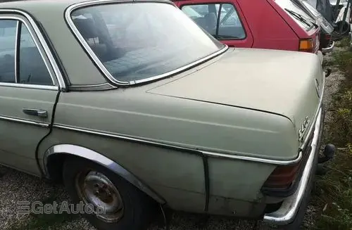 MERCEDES-BENZ W123 