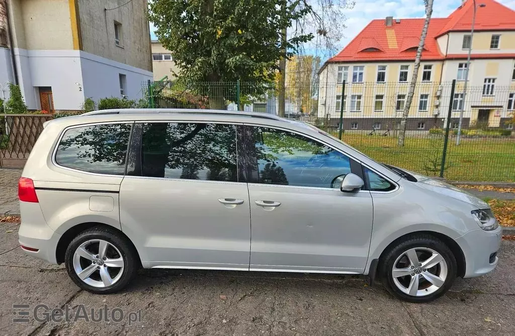 VOLKSWAGEN Sharan 