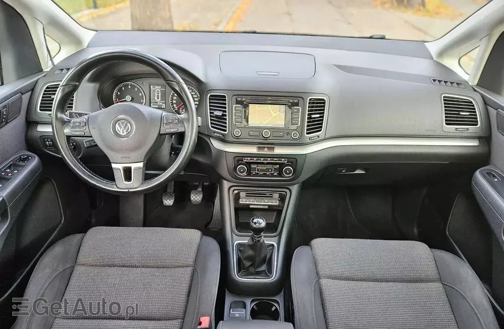 VOLKSWAGEN Sharan 