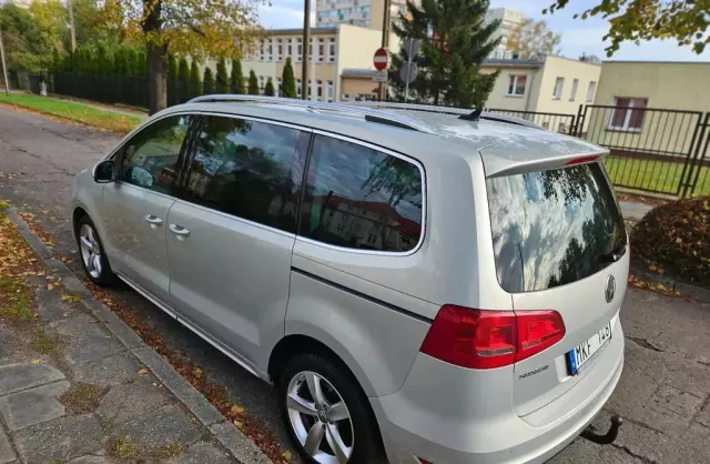 VOLKSWAGEN Sharan 