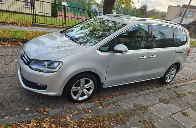 VOLKSWAGEN Sharan 