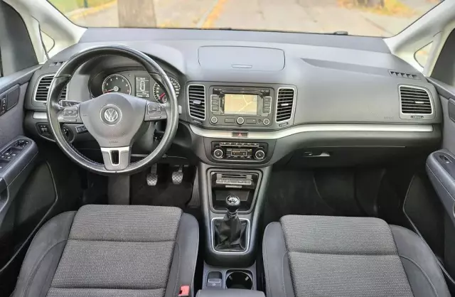 VOLKSWAGEN Sharan 