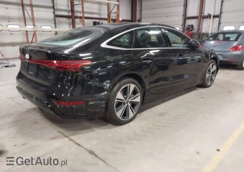 AUDI A6 Avant e-tron 