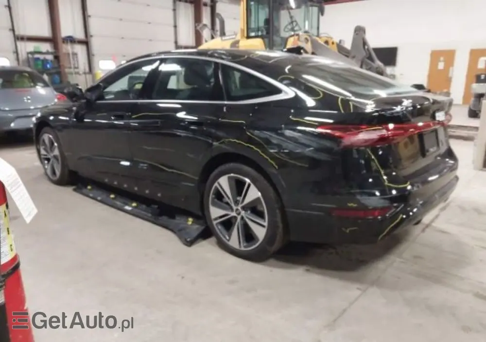 AUDI A6 Avant e-tron 