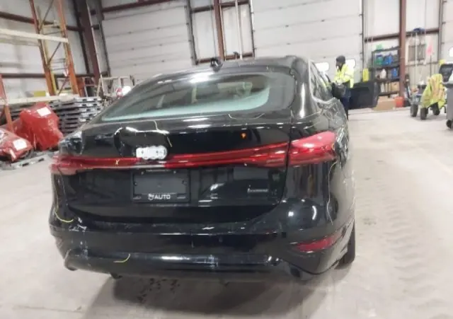 AUDI A6 Avant e-tron 