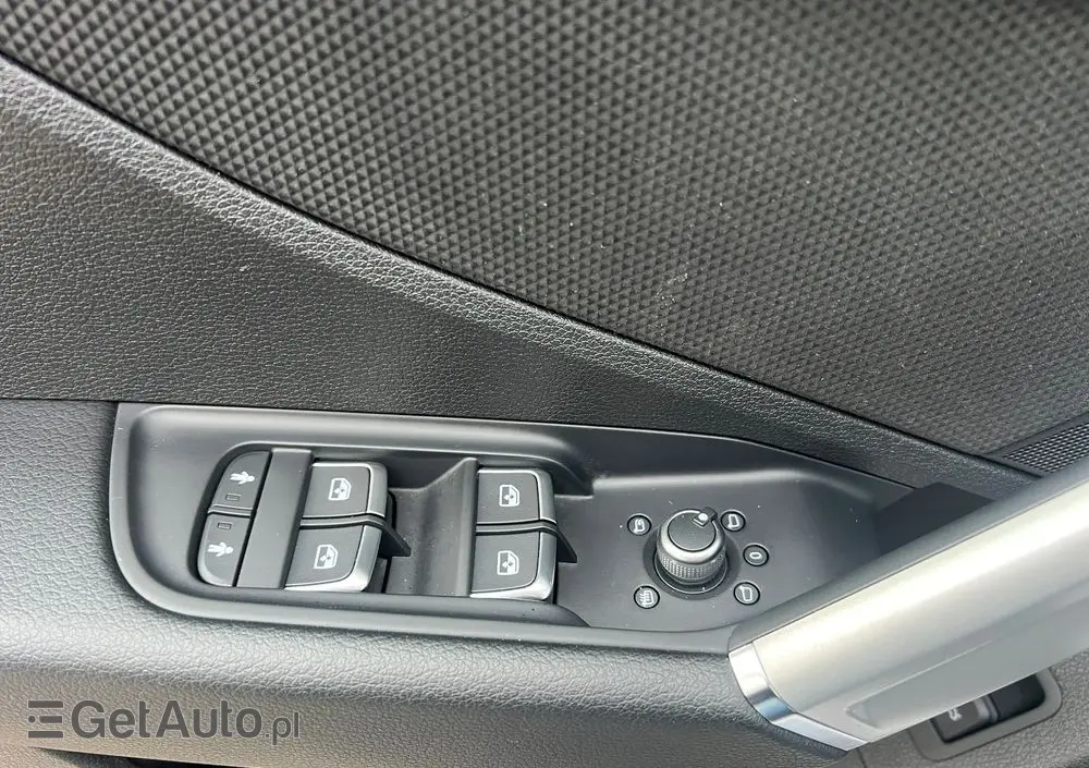 AUDI Q2 35 TFSI S tronic S line