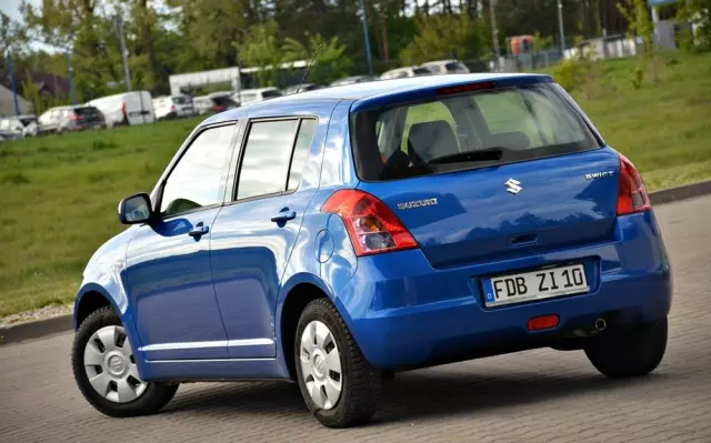 SUZUKI Swift 