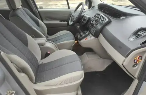 RENAULT Grand Scenic 