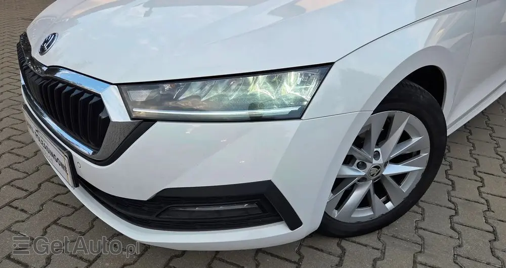 SKODA Octavia 1.5 TSI e-Tec Ambition DSG