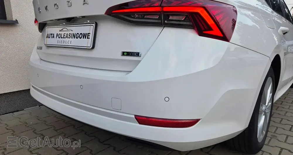 SKODA Octavia 1.5 TSI e-Tec Ambition DSG