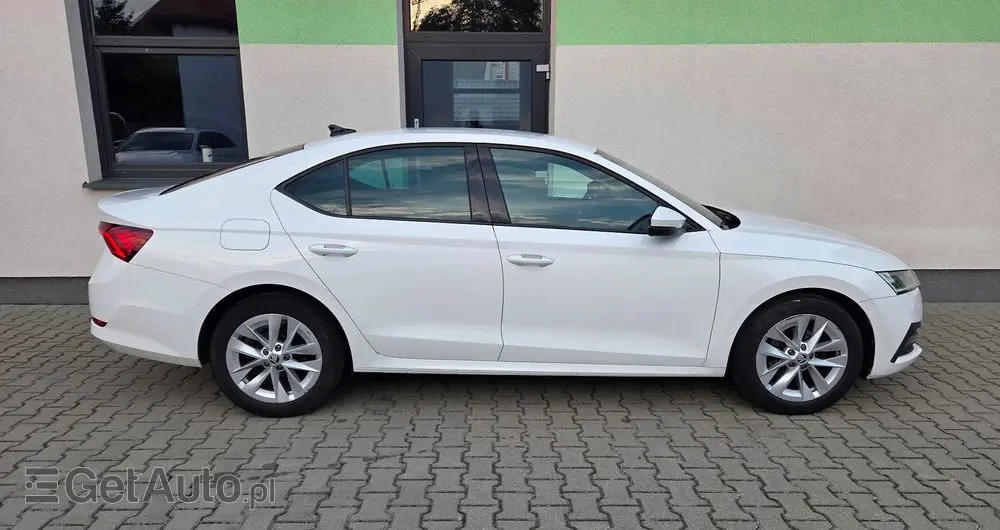 SKODA Octavia 1.5 TSI e-Tec Ambition DSG