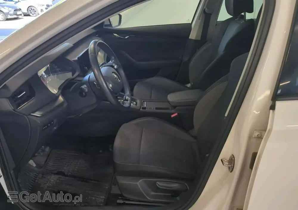 SKODA Octavia 1.5 TSI e-Tec Ambition DSG