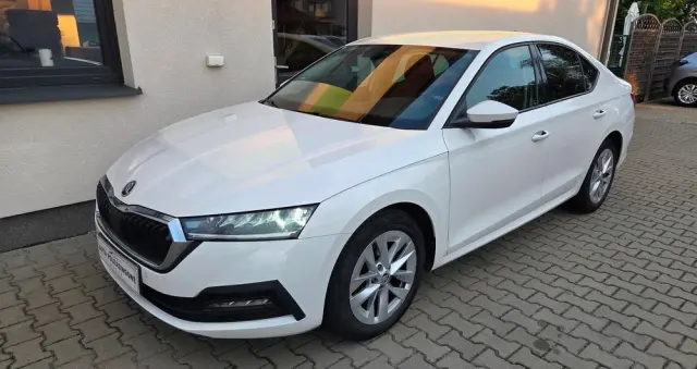SKODA Octavia 1.5 TSI e-Tec Ambition DSG