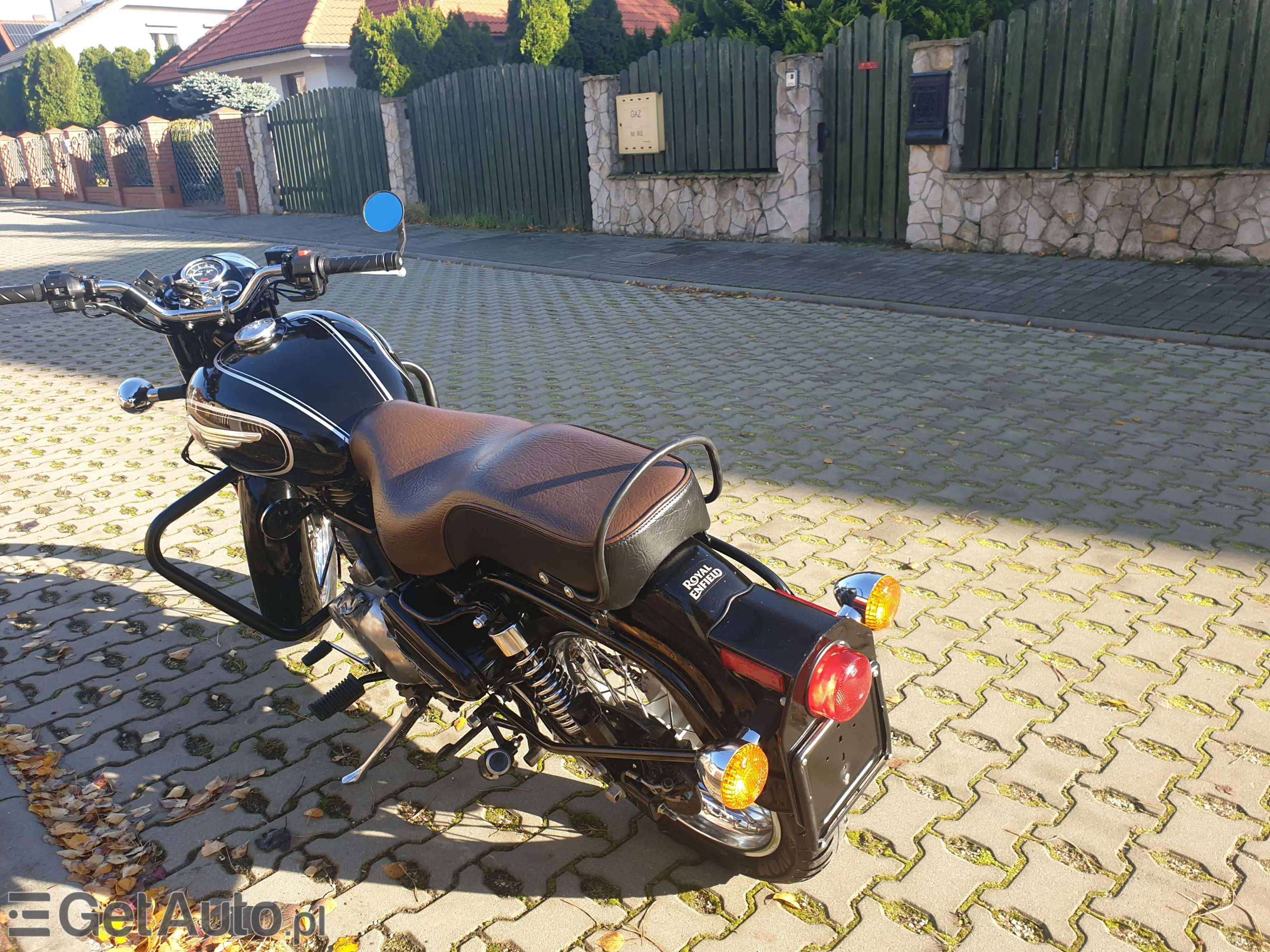 ROYAL ENFIELD Bulled 