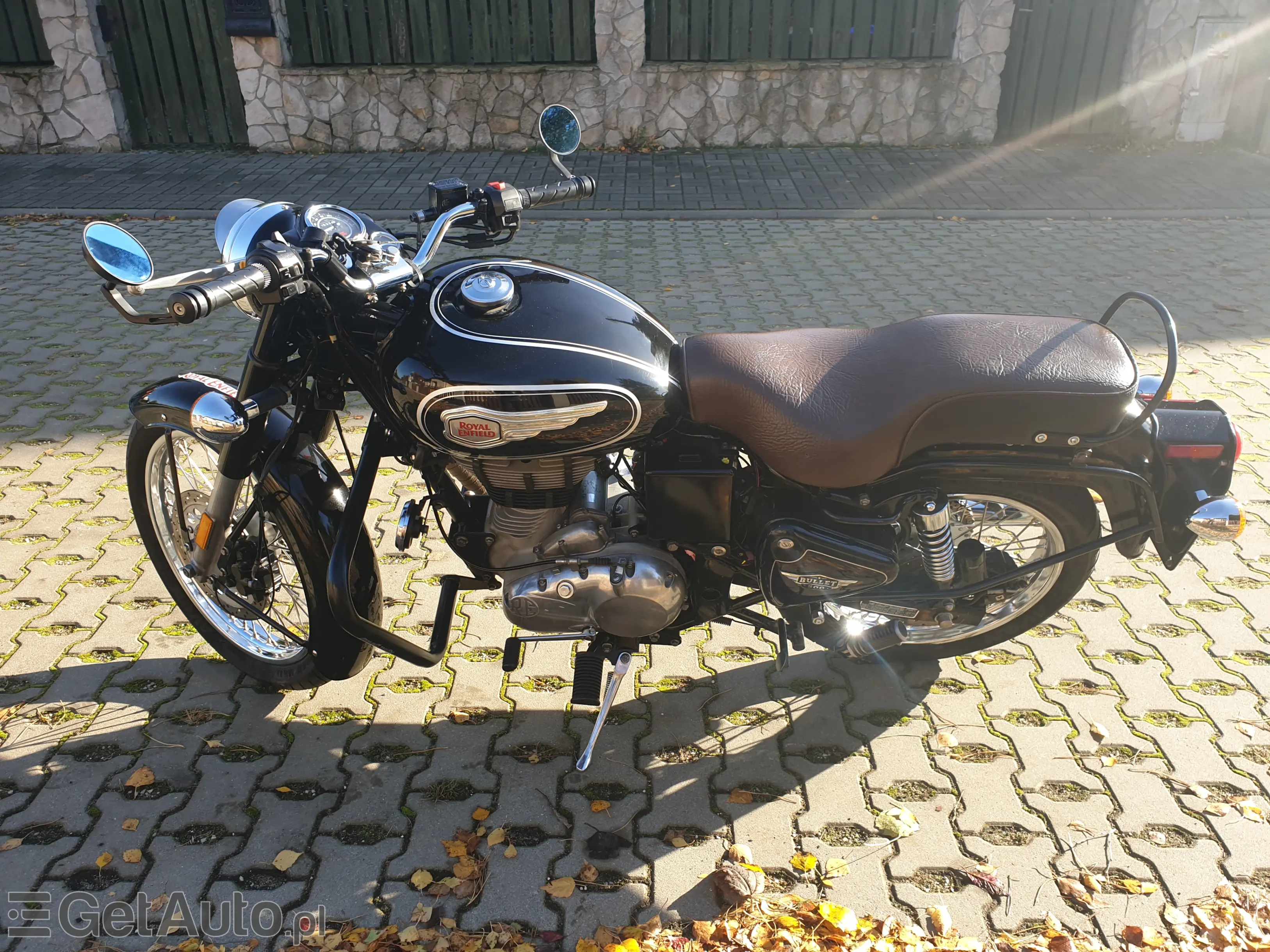 ROYAL ENFIELD Bulled 