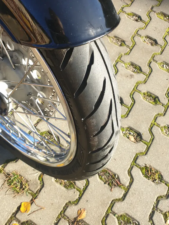 ROYAL ENFIELD Bulled 