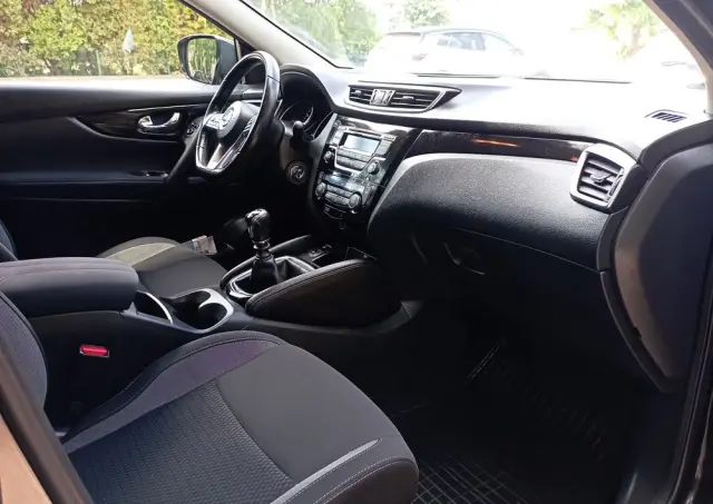 NISSAN Qashqai 1.6 DIG-T Acenta