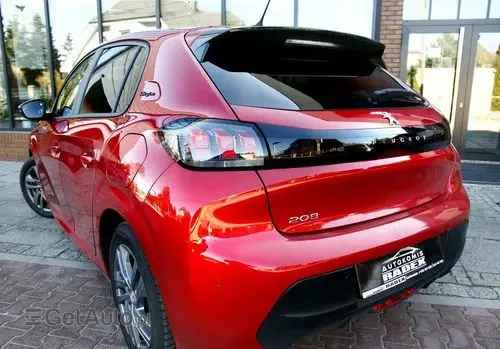 PEUGEOT 208 