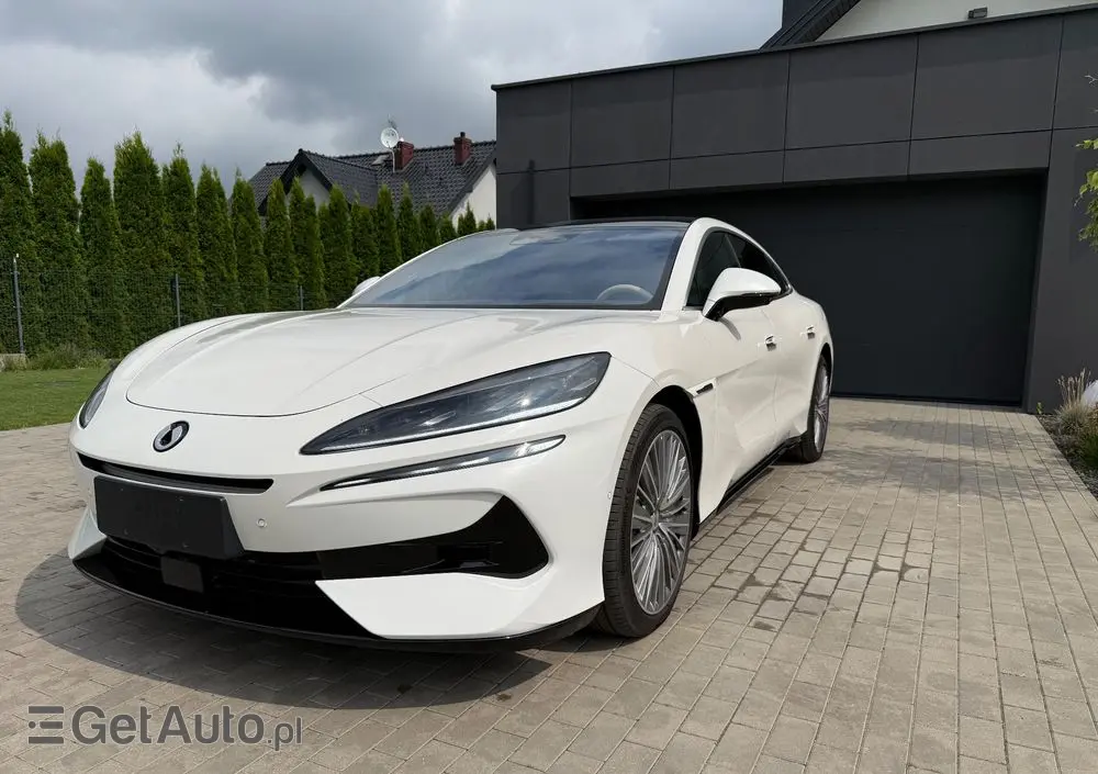 DENZA Z9 