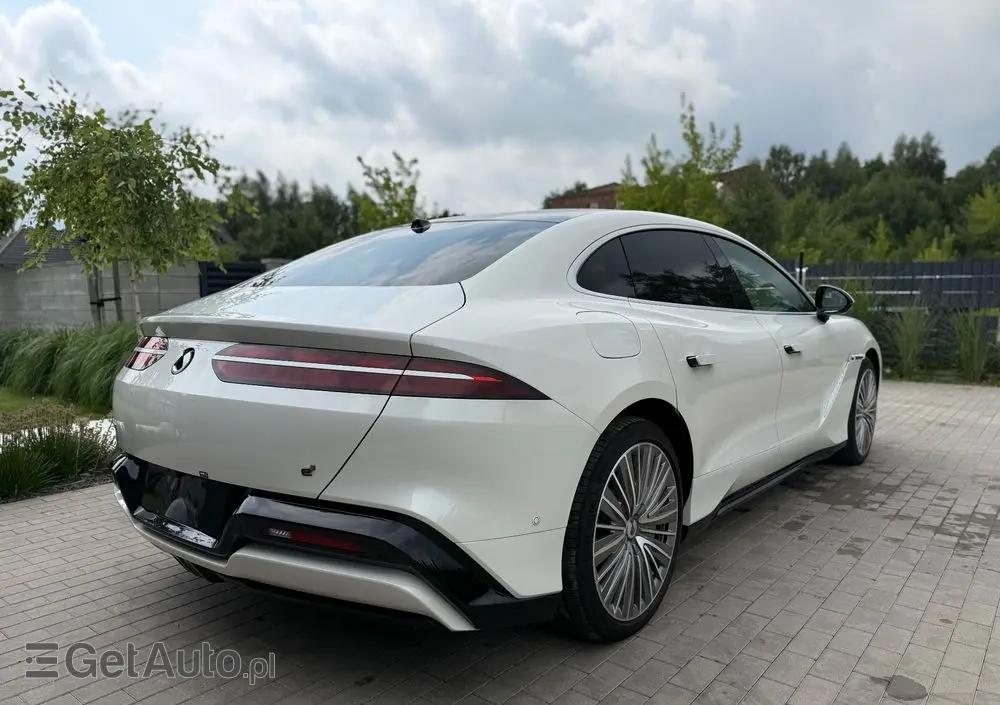 DENZA Z9 