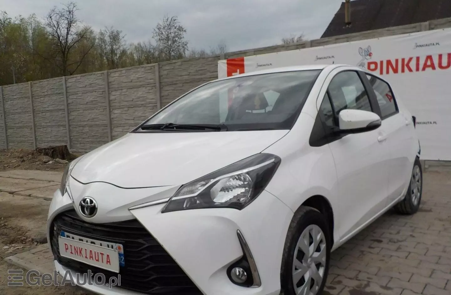 TOYOTA Yaris 1.0 Premium