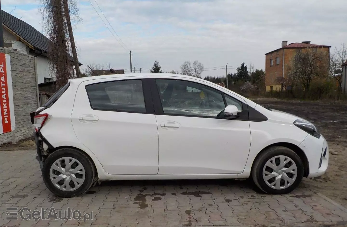 TOYOTA Yaris 1.0 Premium