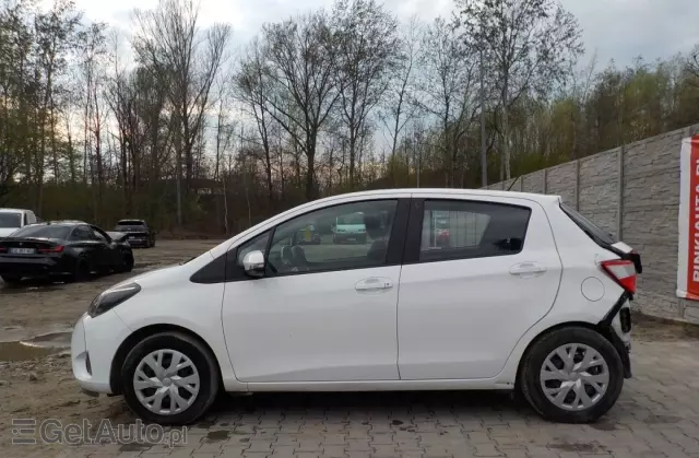 TOYOTA Yaris 1.0 Premium