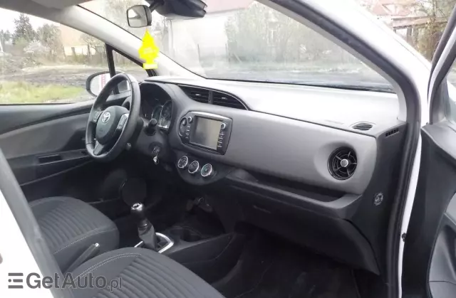 TOYOTA Yaris 1.0 Premium