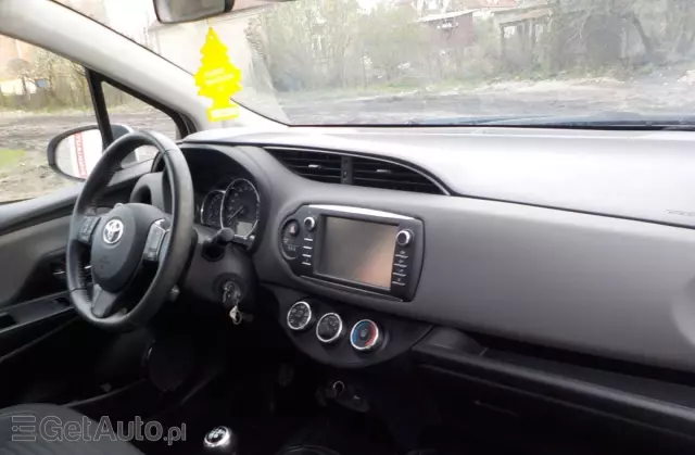 TOYOTA Yaris 1.0 Premium