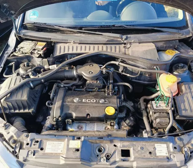 OPEL Corsa 1.2 16V (75 KM)