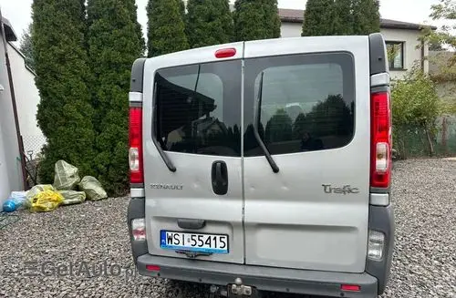 RENAULT Trafic 