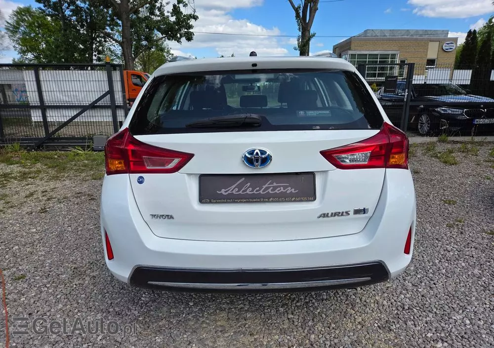 TOYOTA Auris Hybrid 135 Dynamic